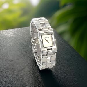 Gucci Estate Swiss Made Stainless Steel Ladies Wristwatch G43